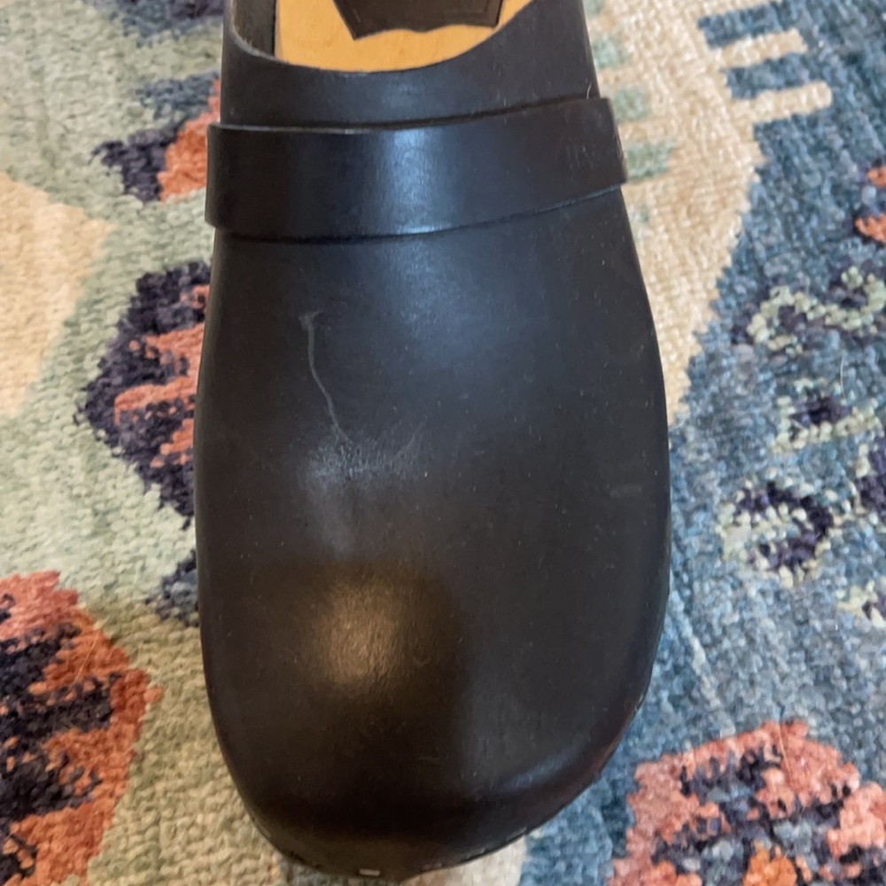 Swedish Hasbeens Black Leather Slip-On Clogs with Natural Sole - Picture 3 of 8